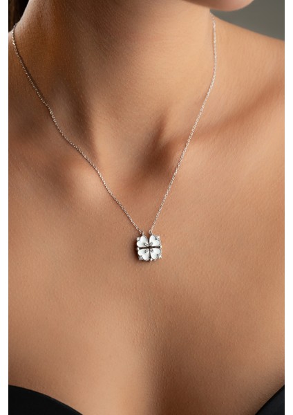 925 Ayar Gümüş Işıklı Kutuda Mıknatıslı Yonca Kolye modelleri