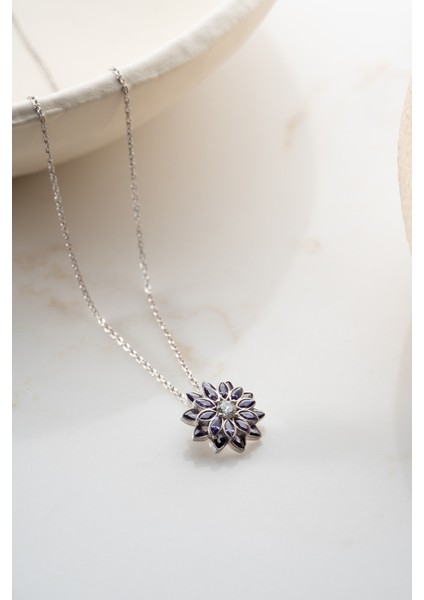 925 Ayar Gümüş Zirkon Mor Taşlı Lotus Kolye fırsatları