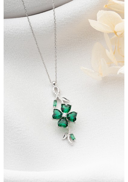 925 Ayar Gümüş Dönen Çiçek Kolye