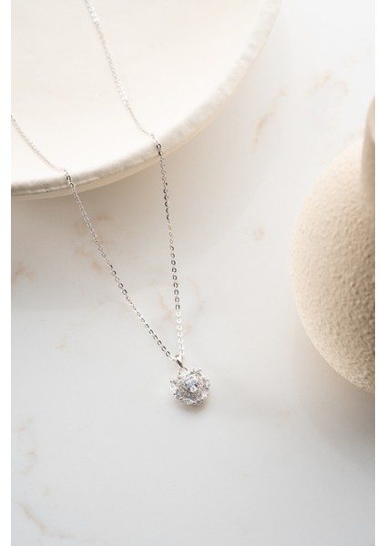 925 Ayar Gümüş Baget Detay Zirkon Taşlı Kalp Kolye modelleri