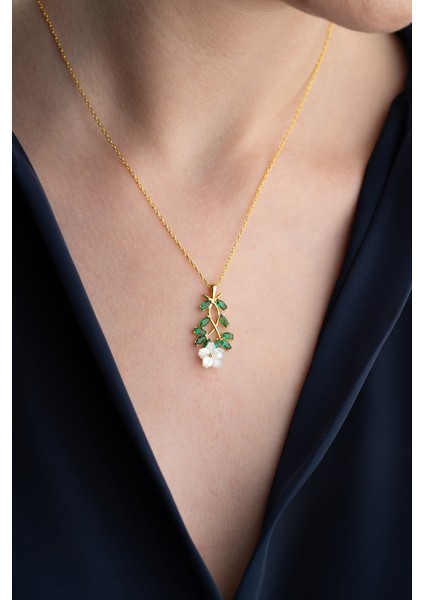 925 Ayar Gümüş Manolya Çiçeği Kolye