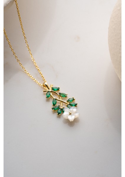 925 Ayar Gümüş Manolya Çiçeği Kolye fırsatları