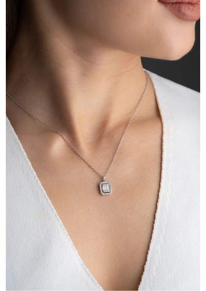 925 Ayar Gümüş Baget Taşlı Kolye fırsatları