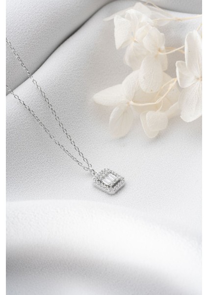 925 Ayar Gümüş Baget Taşlı Kolye indirimleri