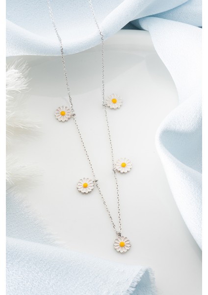 925 Ayar Gümüş 5'li Papatya Kolye fırsatları
