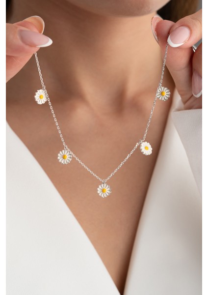 925 Ayar Gümüş 5'li Papatya Kolye indirimleri