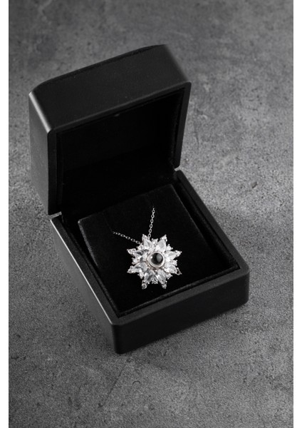 925 Ayar Gümüş 100 Dilde Seviyor Lotus Kolye fiyatları