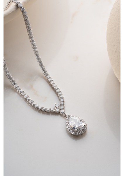 925 Ayar Gümüş Işıklı Kutuda Suyolu Damla Model Kolye indirimleri