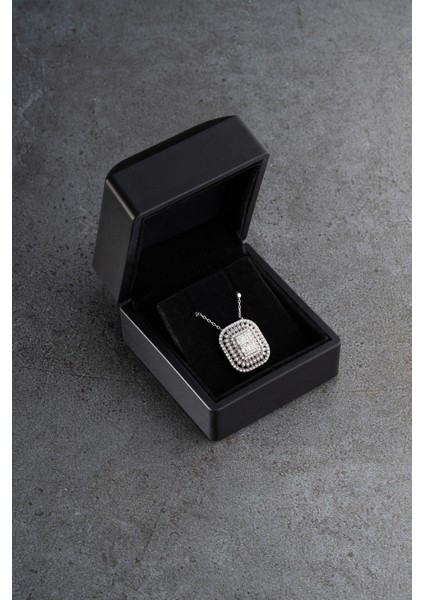 925 Ayar Gümüş Işıklı Kutuda Baget Kolye