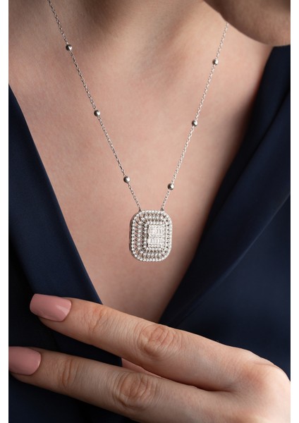 925 Ayar Gümüş Işıklı Kutuda Baget Kolye modelleri