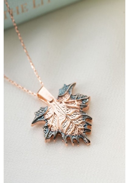 925 Ayar Gümüş Açılan Isimli Çınar Yaprağı Kolye indirimleri