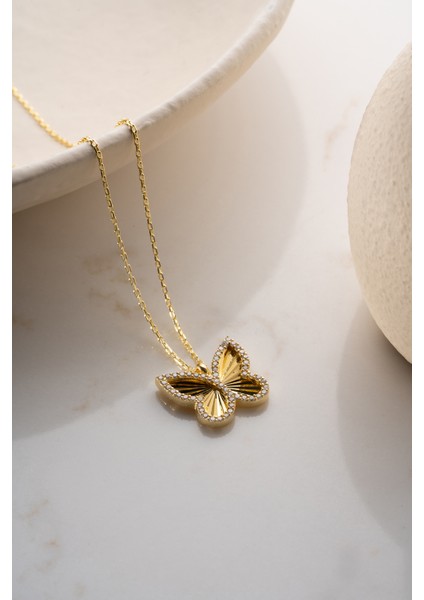 925 Ayar Gümüş Işıklı Kutuda Kelebek Model Kolye fırsatları