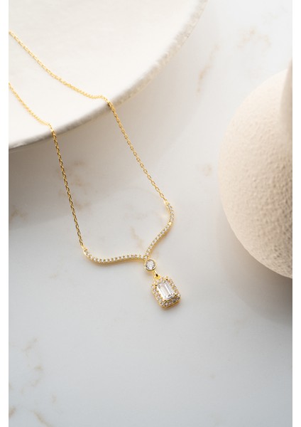 925 Ayar Gümüş Işıklı Kutuda Gold Baget Kolye modelleri