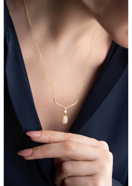 925 Ayar Gümüş Işıklı Kutuda Gold Baget Kolye