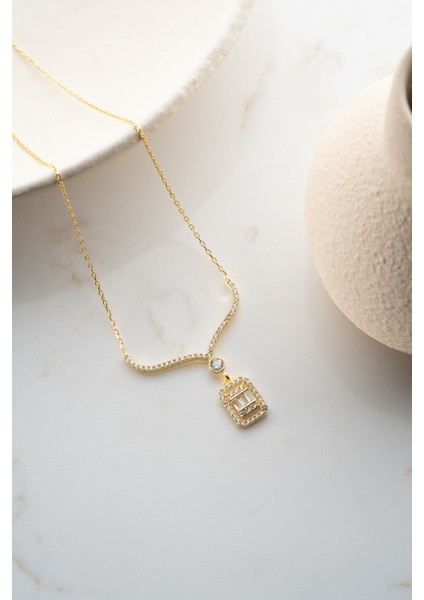 925 Ayar Işıklı Kutuda Baget Gold Kolye fiyatları