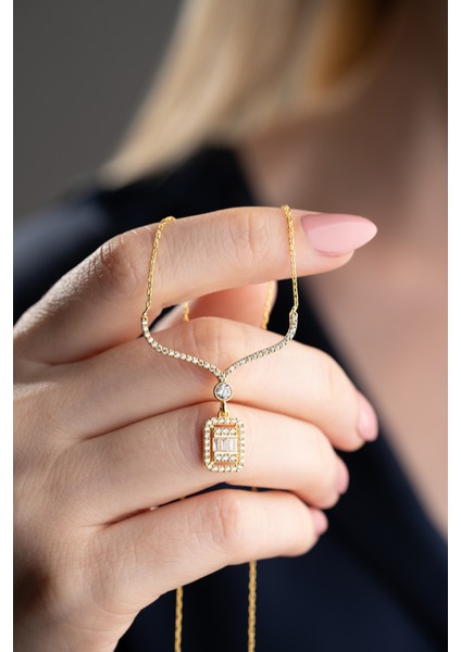 925 Ayar Işıklı Kutuda Baget Gold Kolye