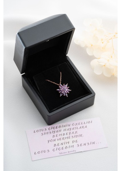 925 Ayar Gümüş Işıklı Kutuda Buzlu Mor Lotus Çiçeği Kolye