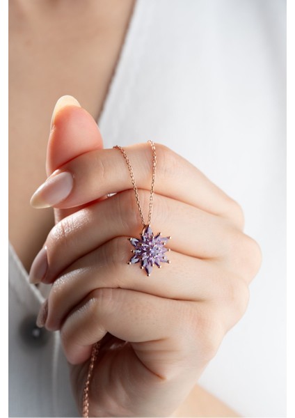 925 Ayar Gümüş Işıklı Kutuda Buzlu Mor Lotus Çiçeği Kolye fiyatları