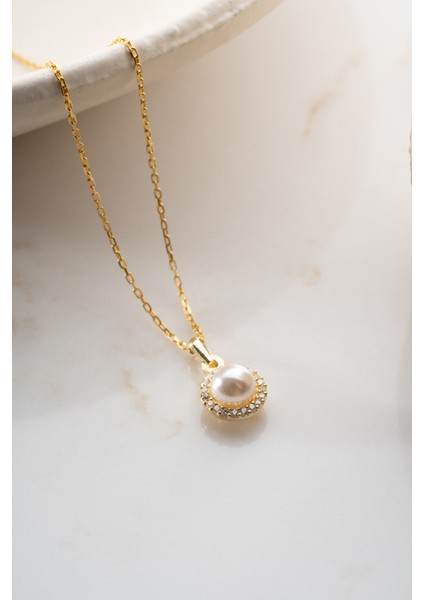 925 Ayar Gümüş Işıklı Kutuda Inci Model Kolye