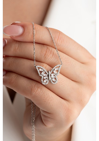 925 Ayar Gümüş Işıklı Kutuda Bagetli Kelebek Kolye indirimleri