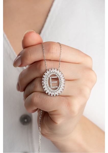 925 Ayar Gümüş Işıklı Kutuda Zirkon Taşlı Harf Kolye fiyatları