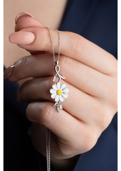925 Ayar Gümüş Mineli Dönen Papatya Kolye fırsatları