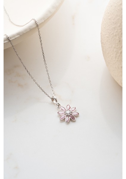 925 Ayar Gümüş Işıklı Kutu Pembe Taşlı Lotus Kolye fiyatları