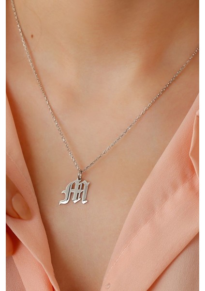 925 Ayar Gümüş Kişiye Özel Eski Ingiliz Harfli Kolye