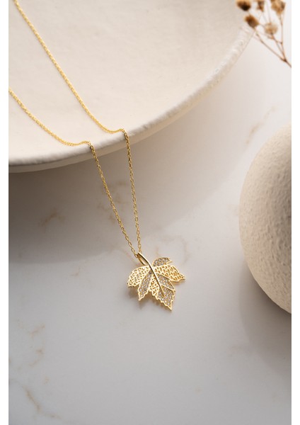 925 Ayar Gümüş Işıklı Kutuda Çınar Yaparğı Kolye