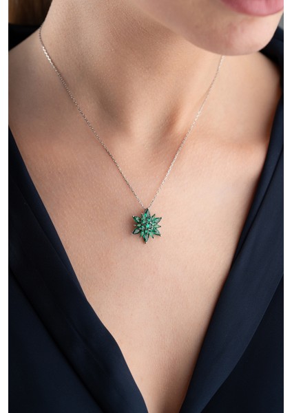 925 Ayar Gümüş Işıklı Kutuda Lotus Kolye fiyatları