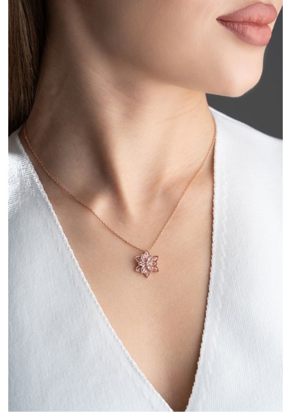 925 Ayar Gümüş Işıklı Kutuda Pembe Lotus Çiçeği Kolye modelleri