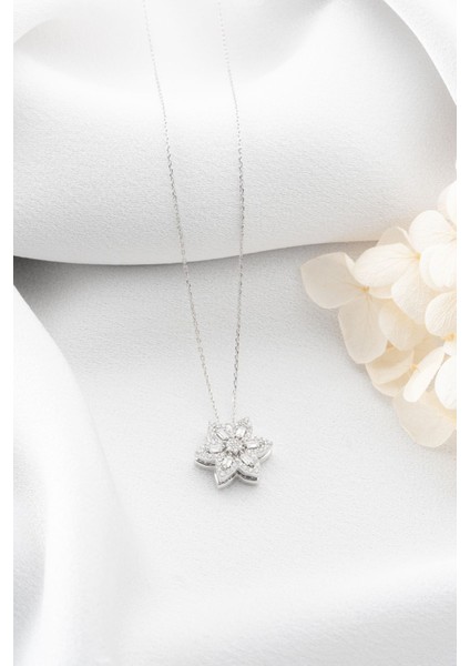 925 Ayar Gümüş Işıklı Kutuda Dönen Lotus Çiçeği Kolye fırsatları