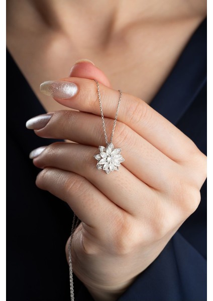 925 Ayar Gümüş Işıklı Kutuda Lotus Çiçeği Kolye modelleri