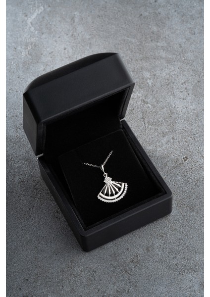 925 Ayar Işıklı Kutuda Model Kolye