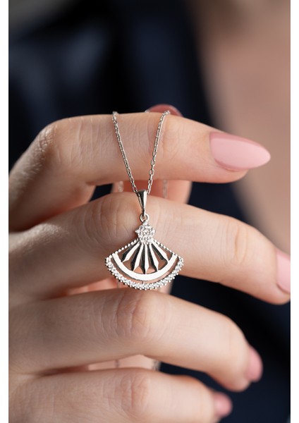 925 Ayar Işıklı Kutuda Model Kolye fiyatları