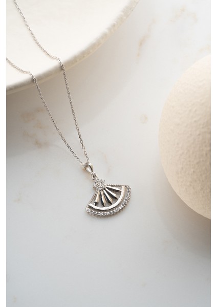 925 Ayar Işıklı Kutuda Model Kolye indirimleri