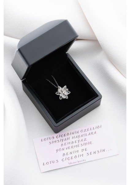 925 Ayar Gümüş Işıklı Kutuda Beyaz Lotus Çiçeği Kolye