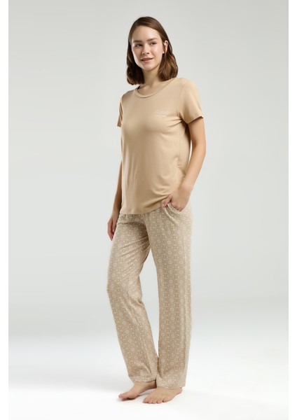 Kadın Sade Yazlık Kısa Kol Desenli Uzun Pantolon Pijama Takımı modelleri