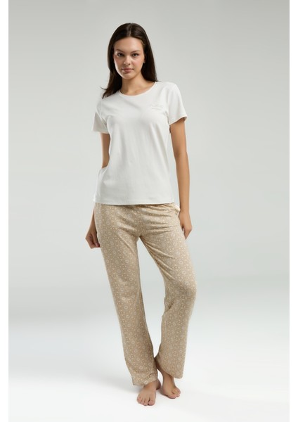 Kadın Sade Yazlık Kısa Kol Desenli Uzun Pantolon Pijama Takımı fiyatları