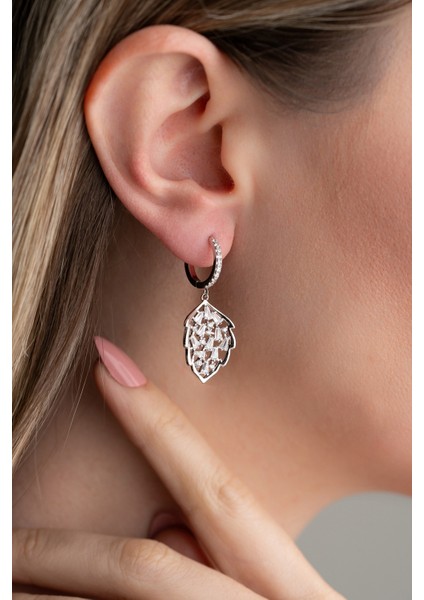 925 Ayar Gümüş Baget Taşlı Yaprak Model Küpe modelleri