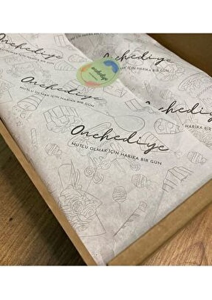 Sevimli Ayıcık ve Kurutulmuş Çiçek Buketi Hediye Seti 22 cm Peluş Ayıcık İçerir