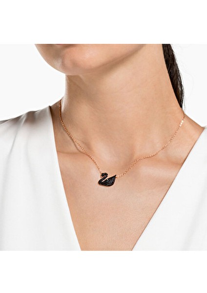 Kolye Iconic Swan Rose-Black Kadın İçin Özel Tasarım Swarovski Taşlı fırsatları