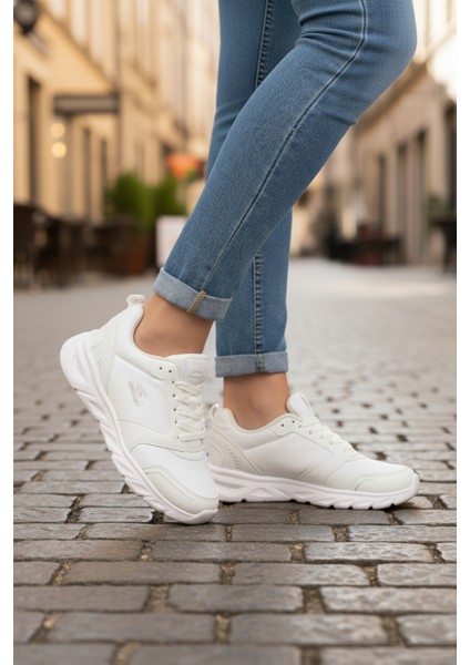 Beyaz Bağcıklı Cilt Unisex Spor Ayakkabı modelleri