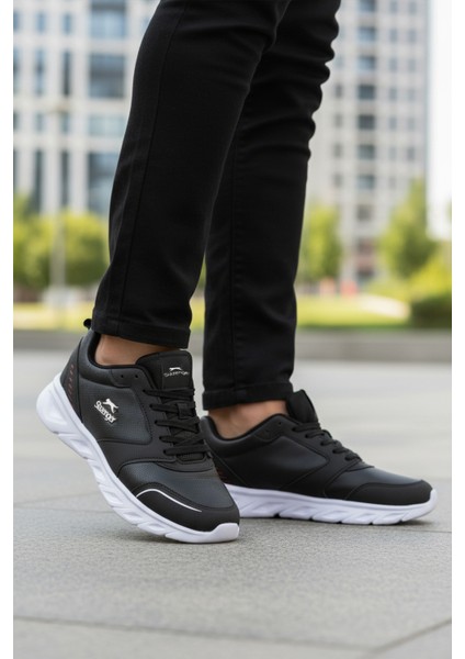Siyah Beyaz Bağcıklı Erkek Spor Ayakkabı modelleri