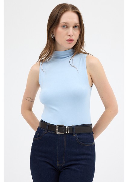 Mavi Kadın Kolsuz Yüksek Yaka Body 8155A