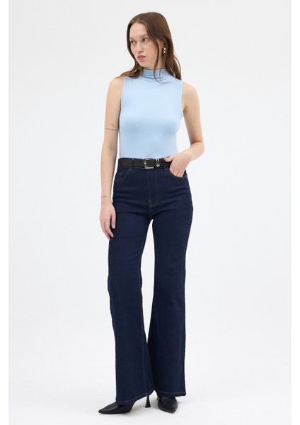 Mavi Kadın Kolsuz Yüksek Yaka Body 8155A