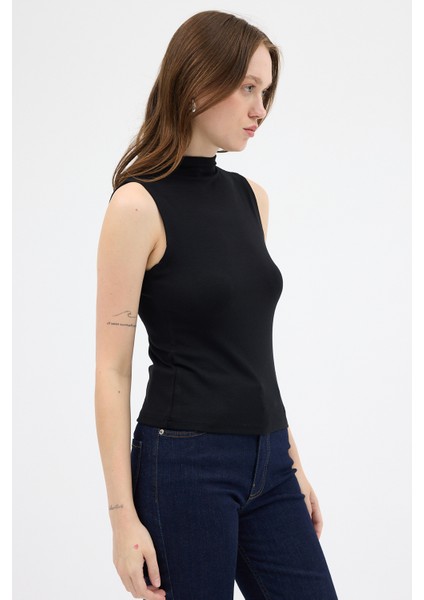 Siyah Kadın Kolsuz Yüksek Yaka Body 8155A modelleri