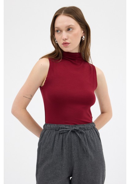Bordo Kadın Kolsuz Yüksek Yaka Body 8155A