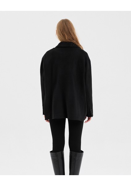 Kadın Mono Kapamalı Düşük Kollu Oversize Fletolu Cep Detaylı Ceket