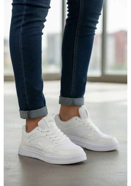 Beyaz Bağcıklı Unisex Spor Ayakkabı modelleri